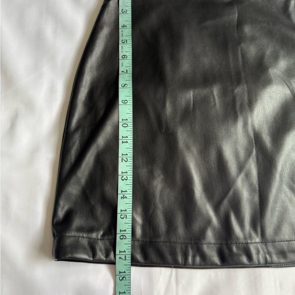 GAP Women's Sleek Black Mini Skirt M - Picture 6 of 8